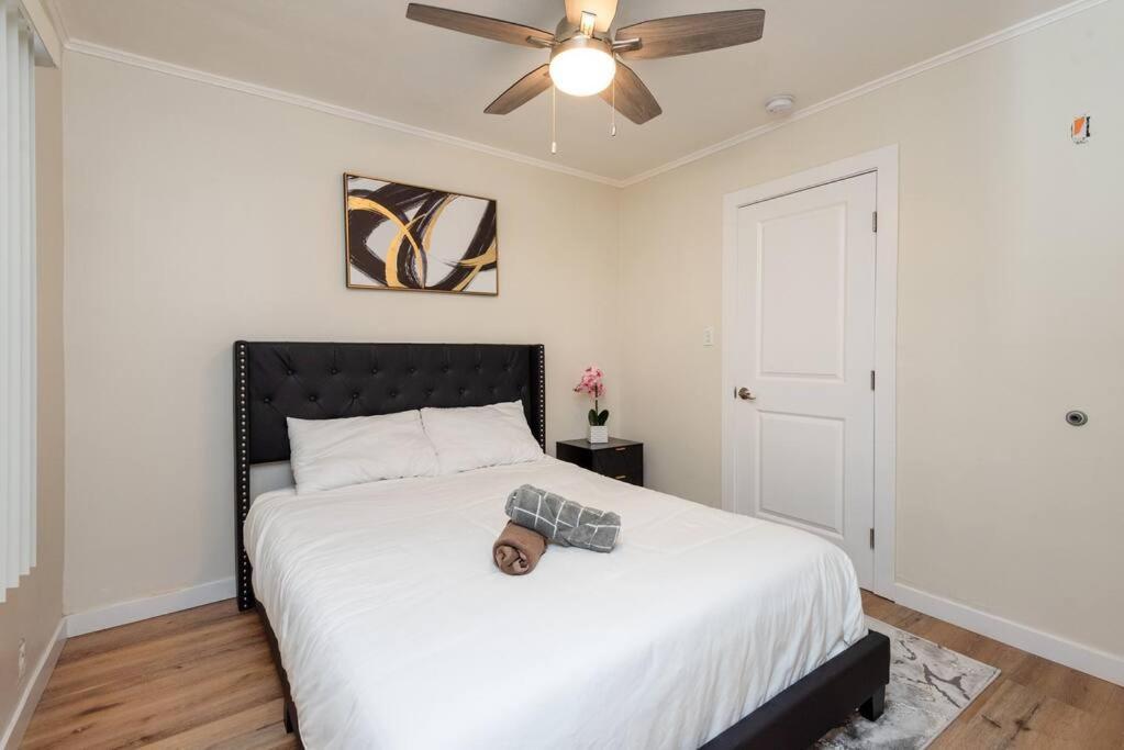 Spacious 2-bedroom In Lively La Apartment *